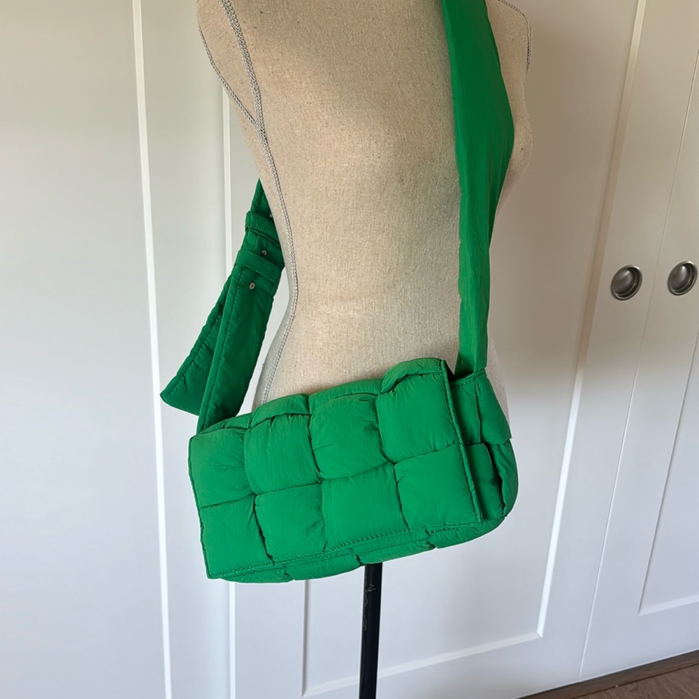 Puffer Nylon Woven Crossbody Purse Kelly Green NWOT
